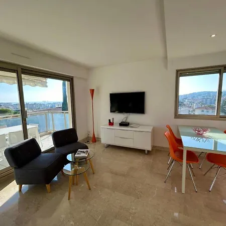 A013-apt Vue Avec Piscine Et Terrasse
