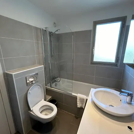 A013-apt Vue Avec Piscine Et Terrasse Cannes