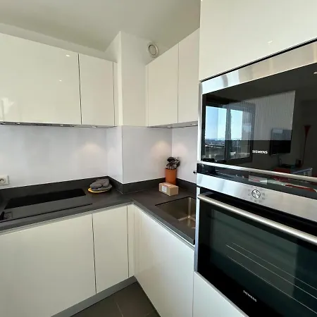 A013-apt Vue Avec Piscine Et Terrasse