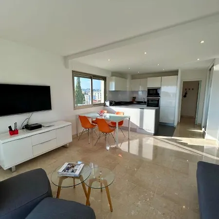 Apartment A013-apt Vue Avec Piscine Et Terrasse *