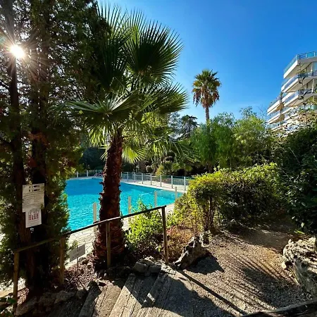 A013-apt Vue Avec Piscine Et Terrasse